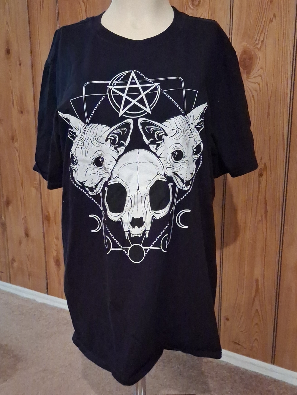 Hot Topic Black Tee with Skull and Twin Cat Heads Graphic